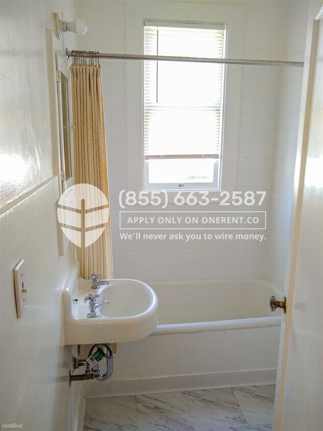 Foto principal - 2535 Regent St