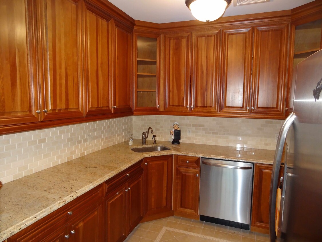 Primary Photo - 155 Bay St