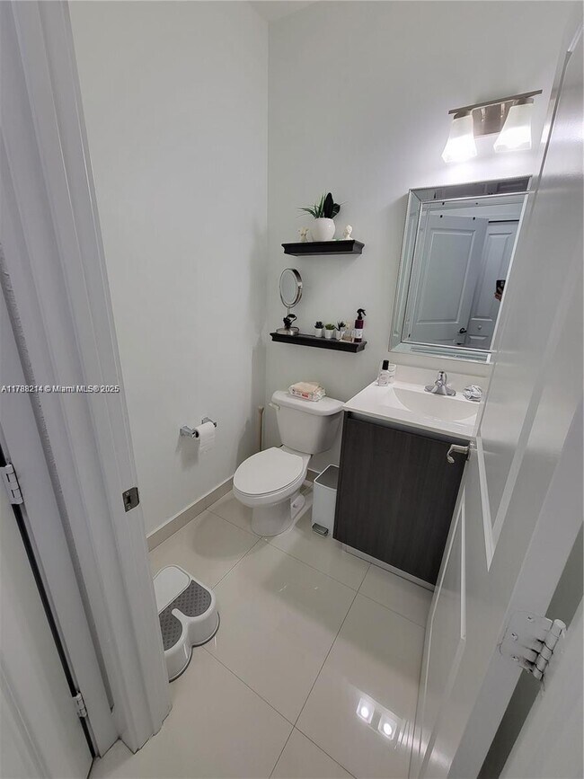 Foto del edificio - 492 SW 91st Pl