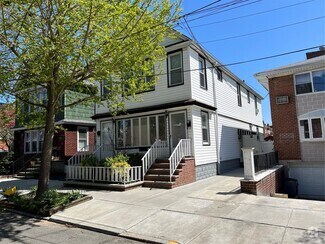 Building Photo - 159-14 43rd Ave