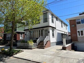 Building Photo - 159-14 43rd Ave