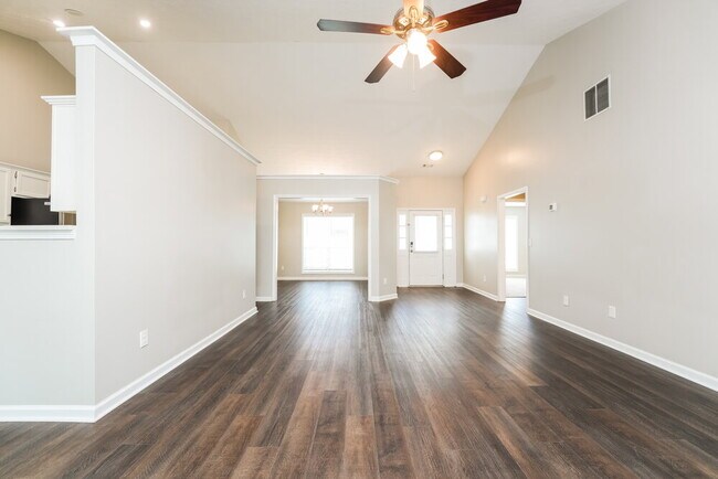 Building Photo - 40 Birchwood Ct