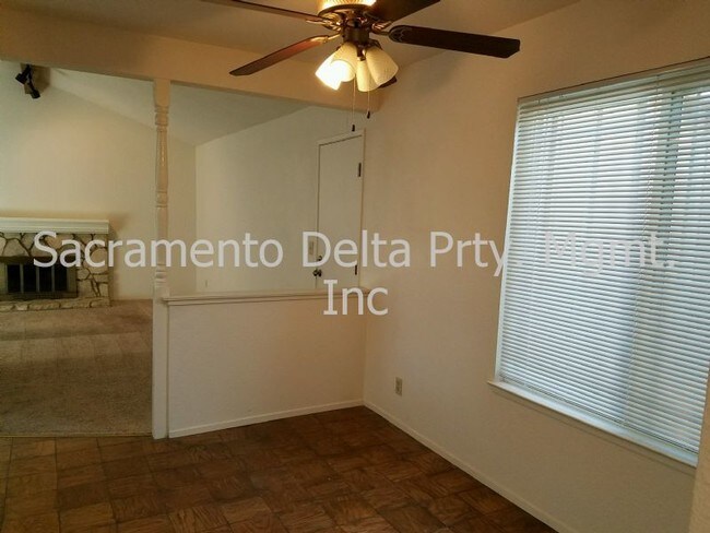 Building Photo - 9348 Premier Way