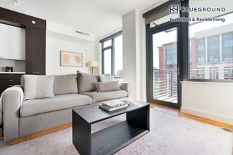 Building Photo - 1212 4th St SE