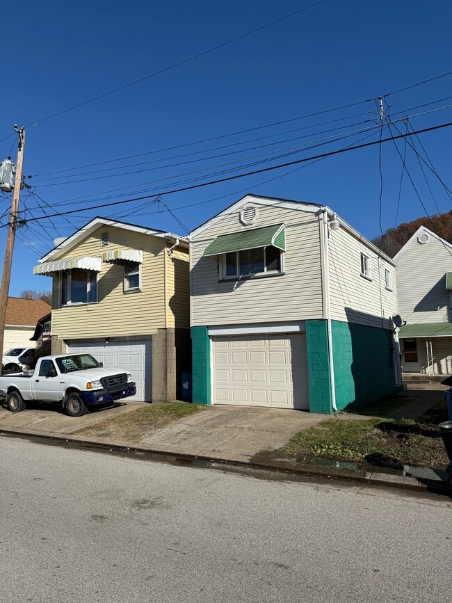 Building Photo - 1109 Garfield St