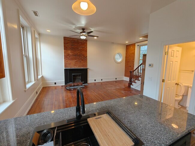 Foto del edificio - 4204 Williamson Pl