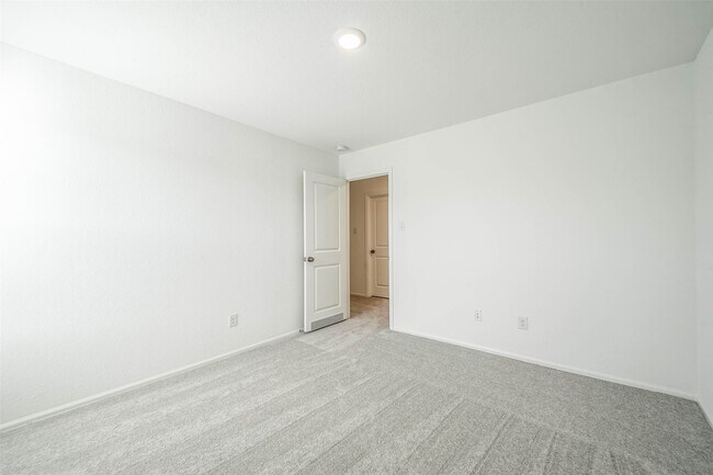 Foto del edificio - 2118 Fisher Bnd Dr