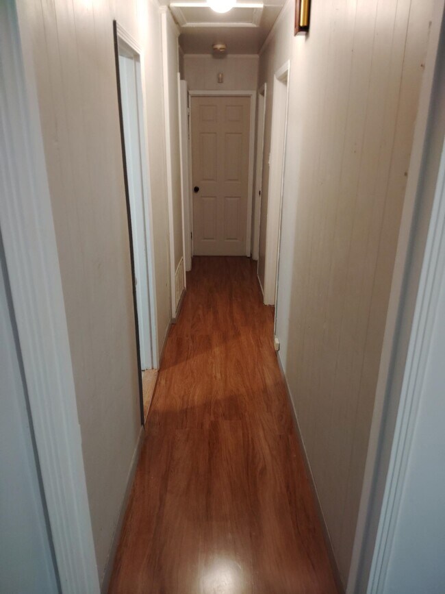 Foto del edificio - 1533 S Pkwy E