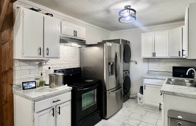 Foto del edificio - 847 Marianna St