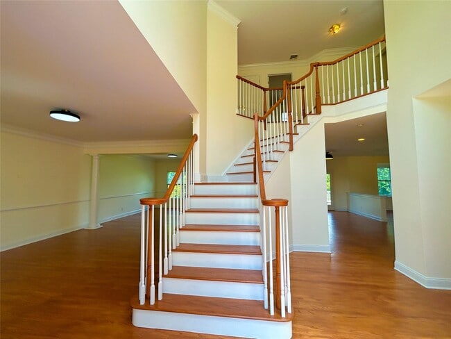 Building Photo - 101 Sunflower Cir
