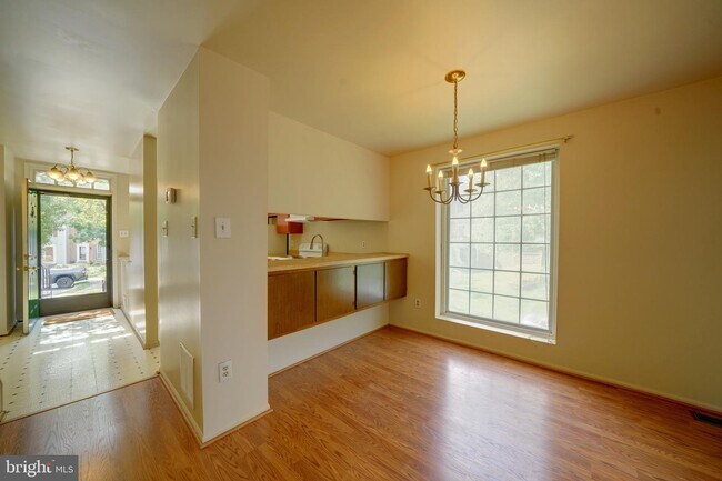 Building Photo - 6776 DUCKETTS Ln