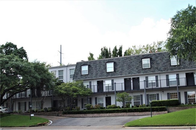 Foto del edificio - 7771 Royal Ln