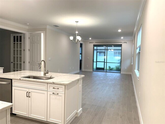 Building Photo - 309 Palestro St