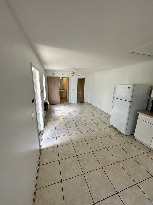 Foto del edificio - 235 Mango Dr