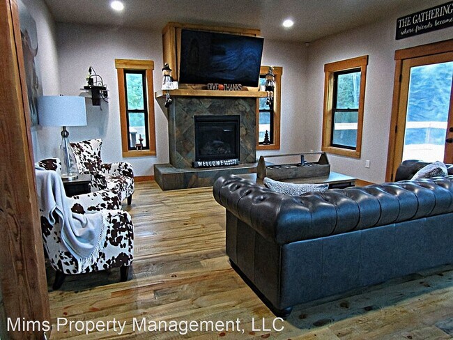 Building Photo - 5 br, 3.5 bath House - 297 Go Away Lane