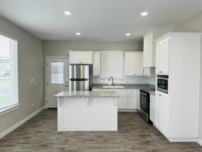 Kitchen - 1007 Sugar Garden Ave