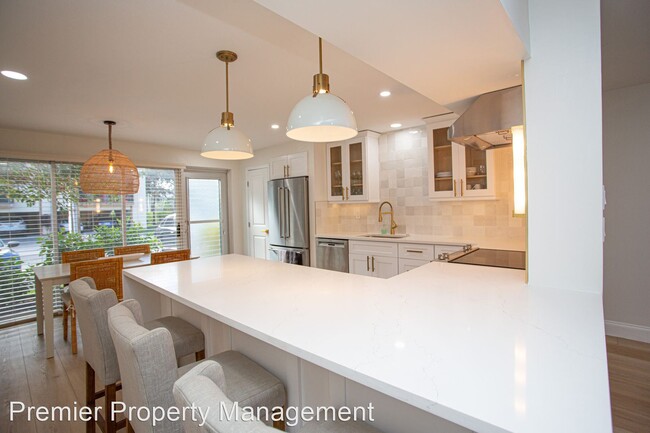 Building Photo - 2 br, 2 bath House - 1222 Gordon Drive Unit 2