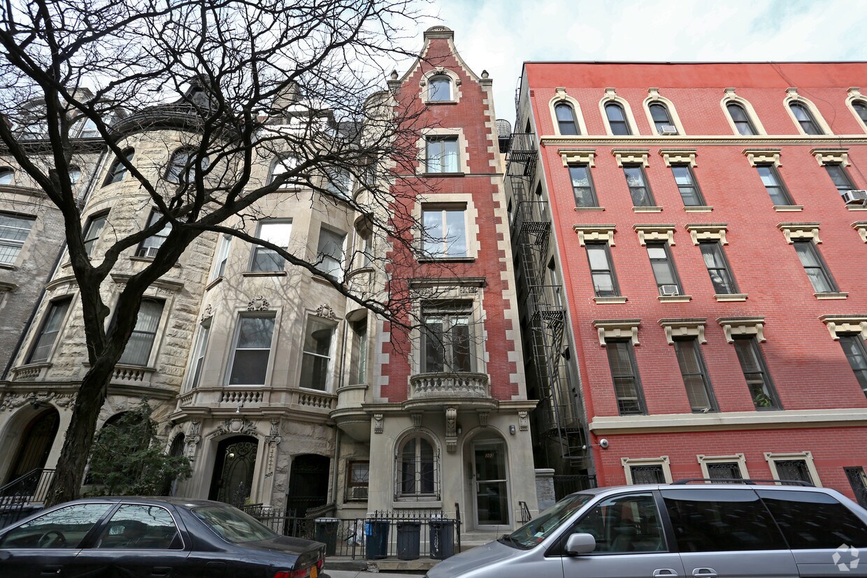 Building Photo - 303 W 107th St