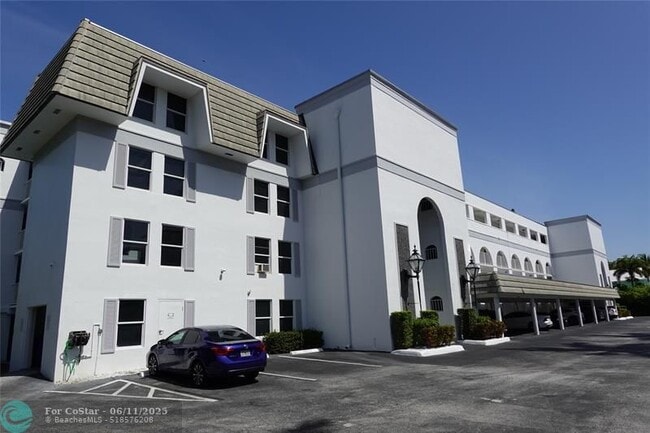 Building Photo - 800 E Camino Real