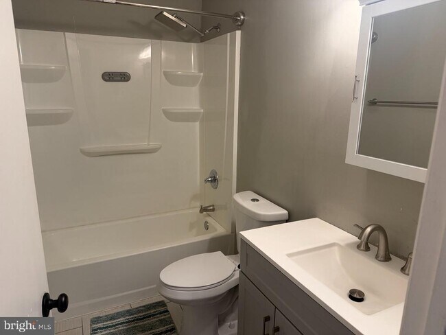 Foto del edificio - 612 N Shady Retreat Rd