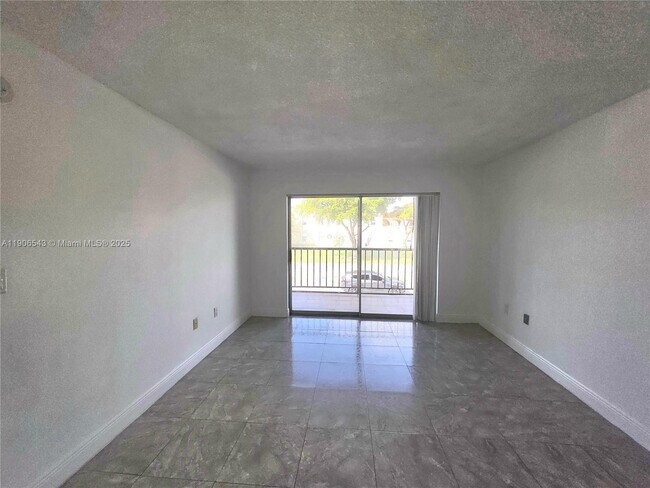 Foto del edificio - 1250 NE 125th St