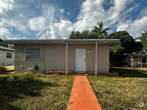 Building Photo - 8935 SW 28th St