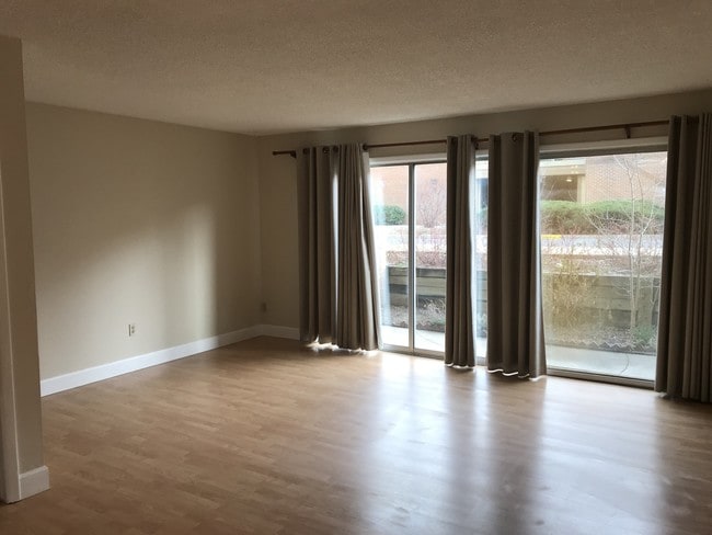 Building Photo - 2BD/1.5BA Boulder Condo *No Undergrads*