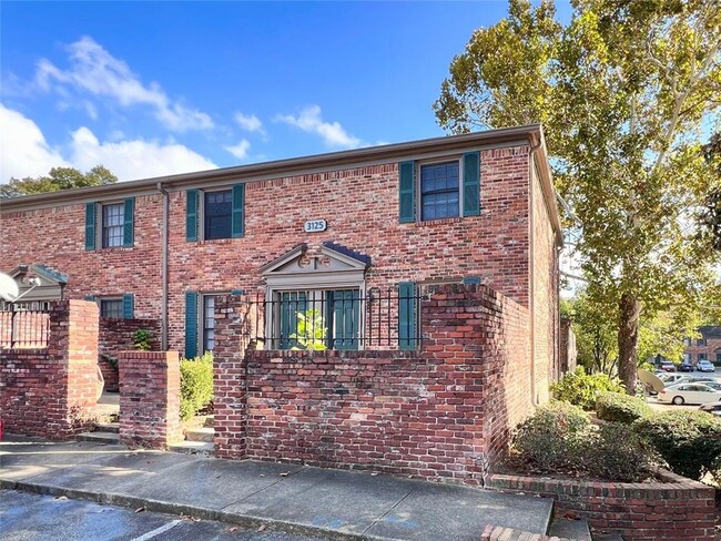 Building Photo - 3125 Colonial Way