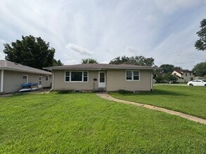 Building Photo - 322 W Seerley Blvd