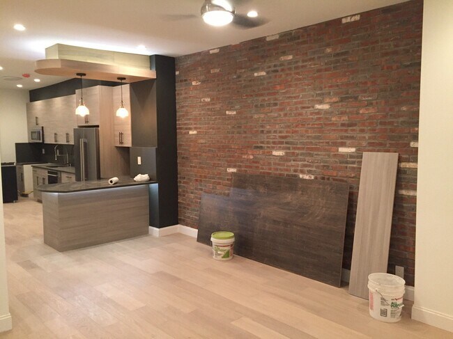Foto del edificio - 611 E 6th St