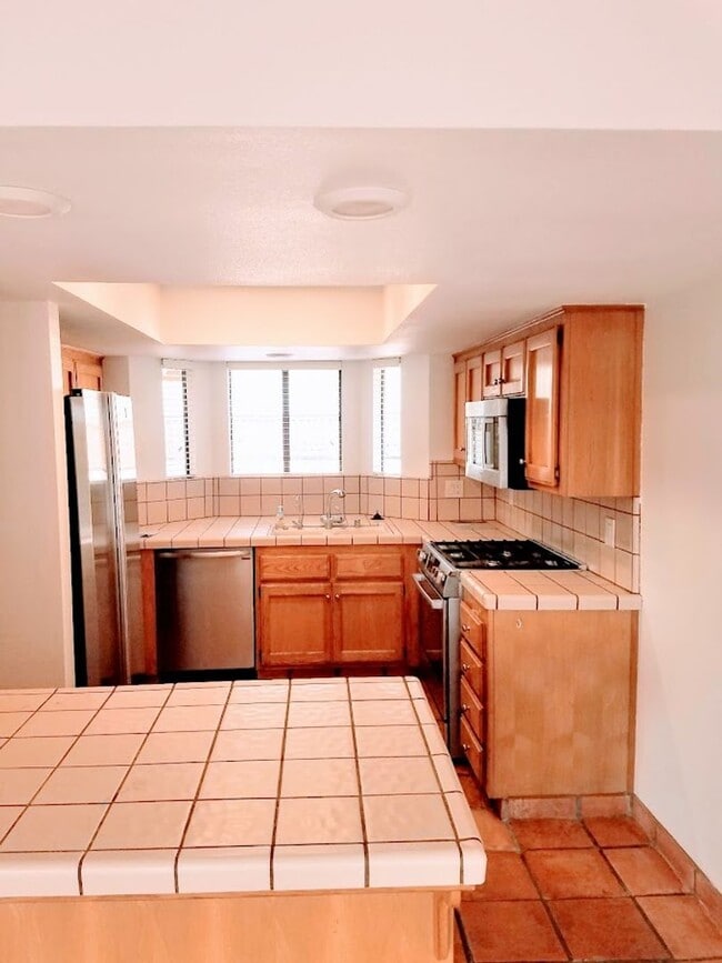Building Photo - Charming AG single level home with warm Sp...