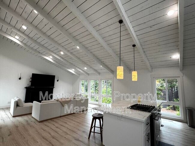 Foto del edificio - 4107 Pine Meadows Way