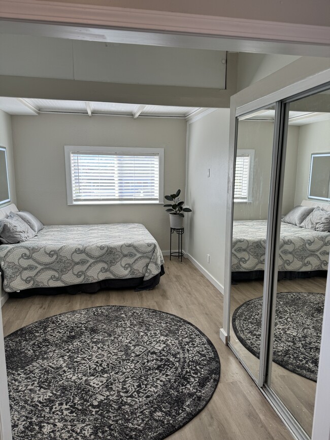 Building Photo - 11 Alta Loma