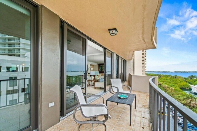 Foto del edificio - 4200 N Ocean Dr