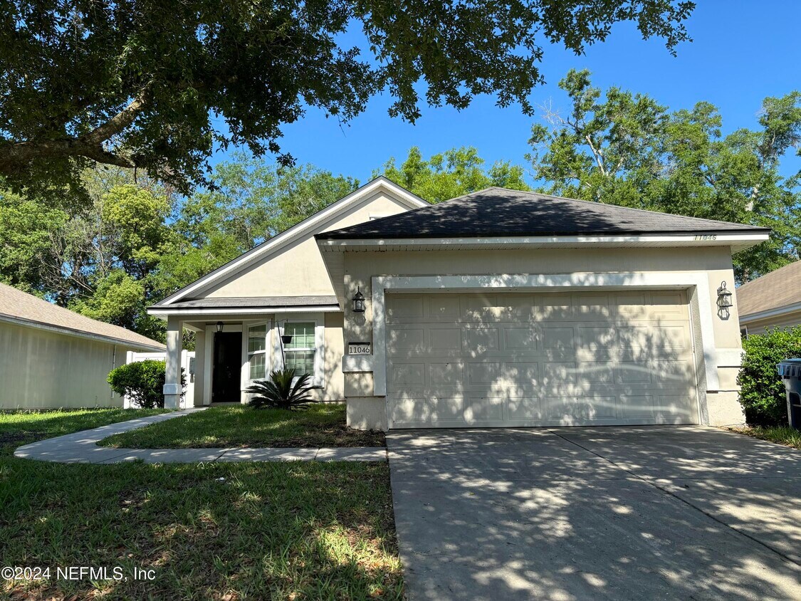 Foto principal - 11046 Campus Heights Ln