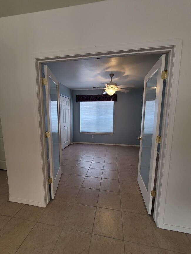 Building Photo - 3 Bedroom + 3 CG in Superstition Hills neighborhood