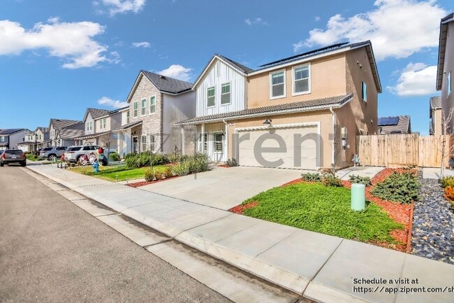 Building Photo - 823 Blue Oak Lane W