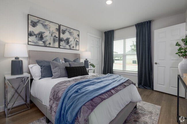 2BR, 2BA - 831SF - Primary Bedroom - Esperanza at Wild Orchid