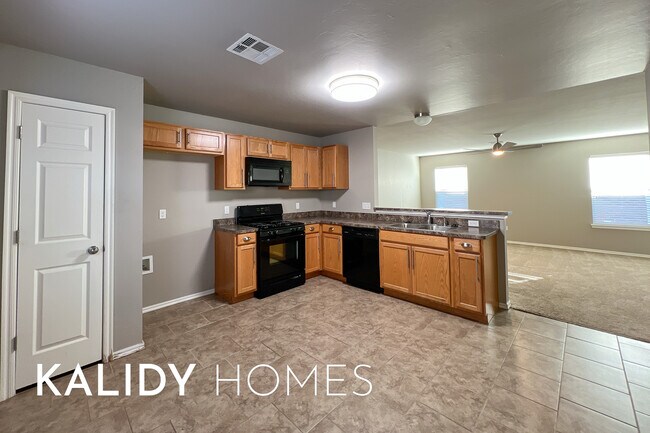 Foto del edificio - 7804 Bennie Ter