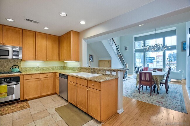 Foto del edificio - 350 Nutmeg St