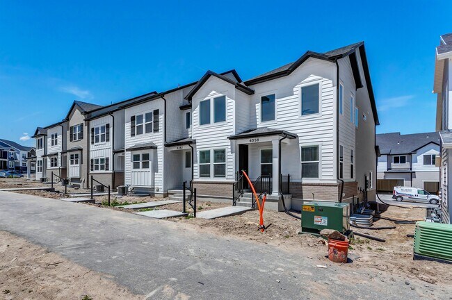 Building Photo - 4362 W Watchmen Wy