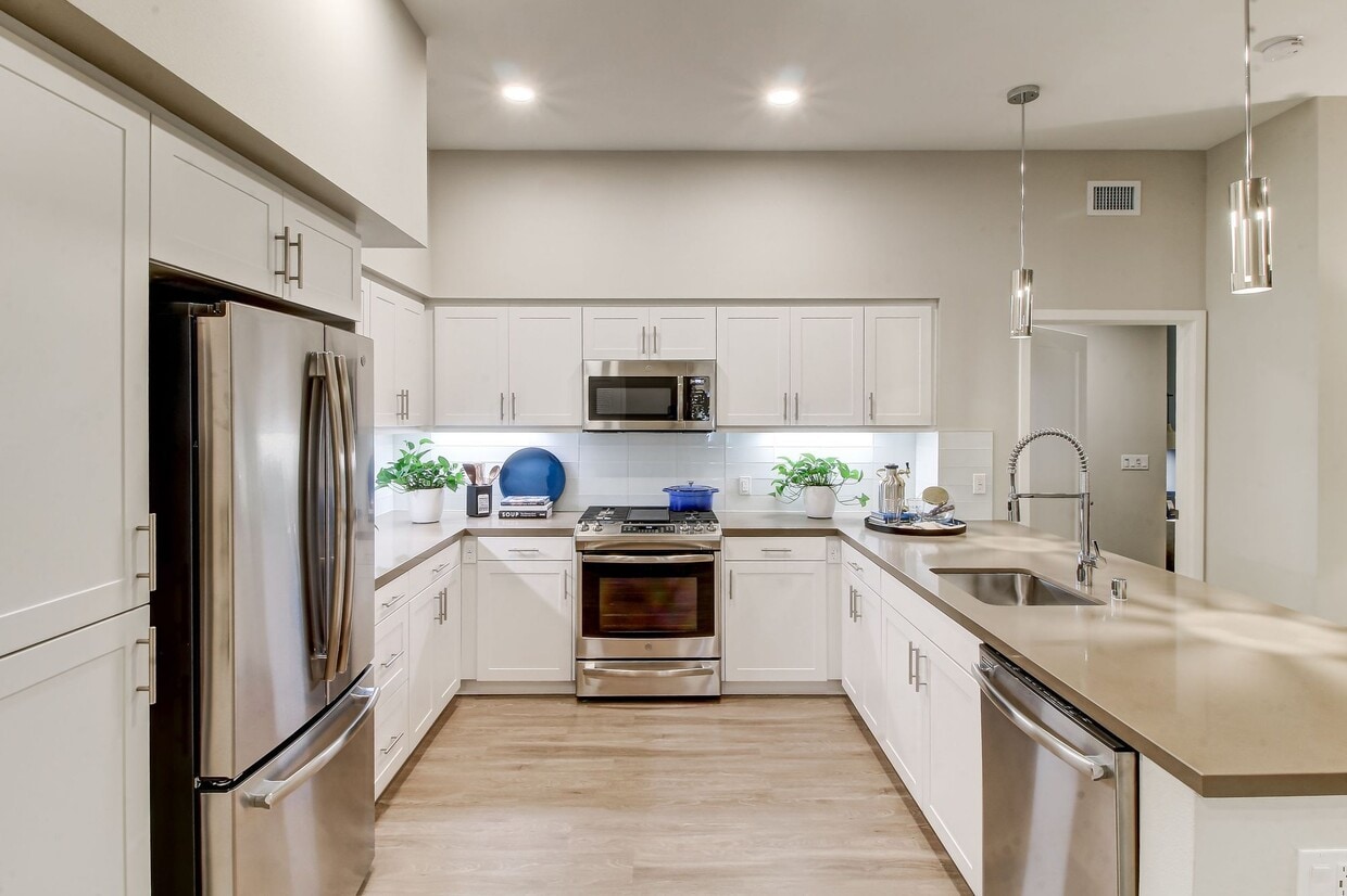 THE MURPHY IRVINE Apartments in Irvine, CA Westside Rentals