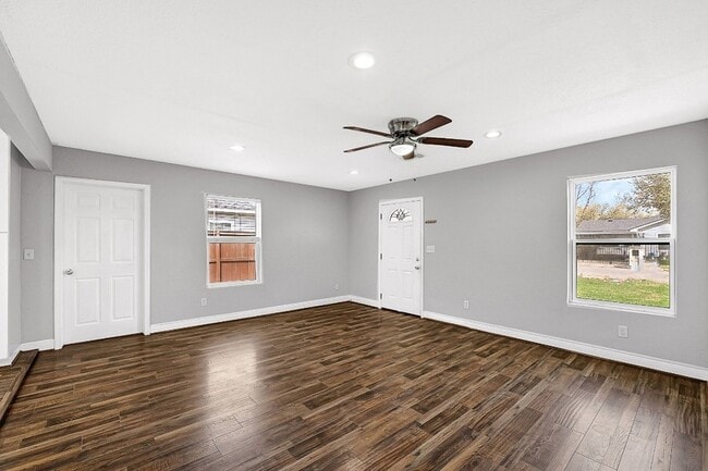 Building Photo - 7710 Erath St