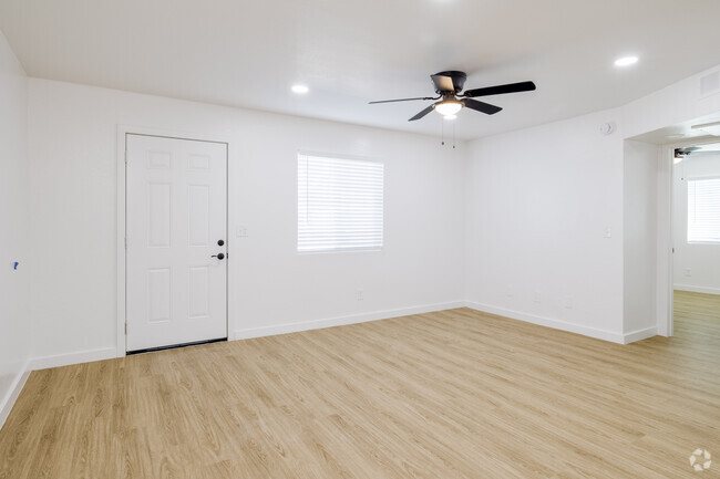 2BR, 1BA - 700SF - Living Room - Madison at North Mountain