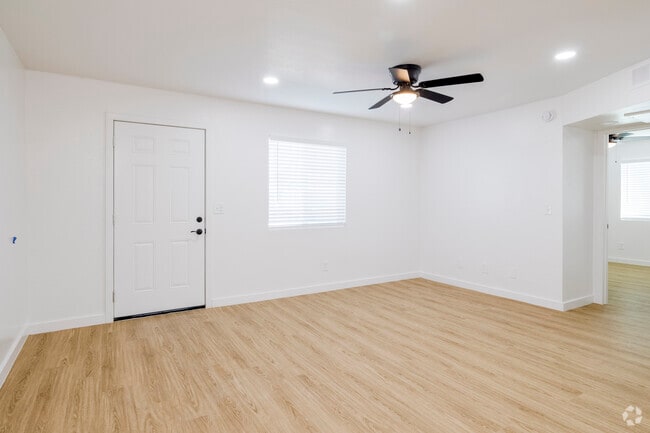 2BR, 1BA - 700SF - Living Room - Madison at North Mountains