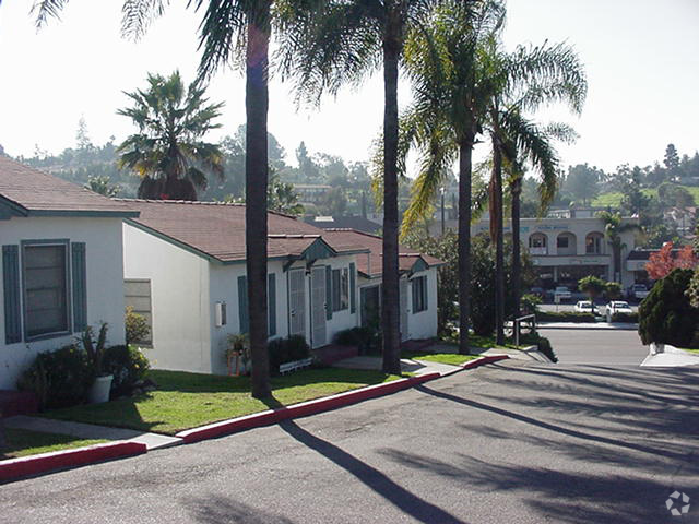 alt. view 1 - Sante Fe Cottages