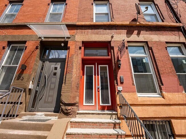 Building Photo - 911 N 16th St