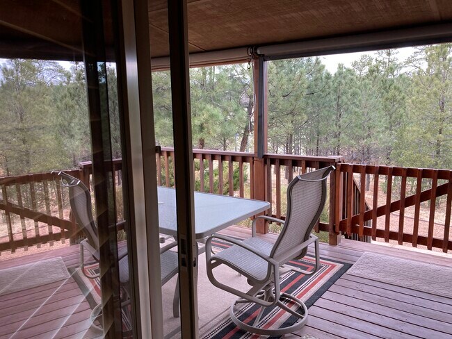 Building Photo - 205 Racquet Dr