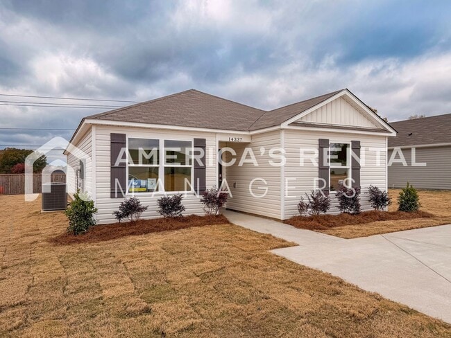 Building Photo - Coming Soon! Available to view NOW!!! Comfortable and Bright Tuscaloosa Home