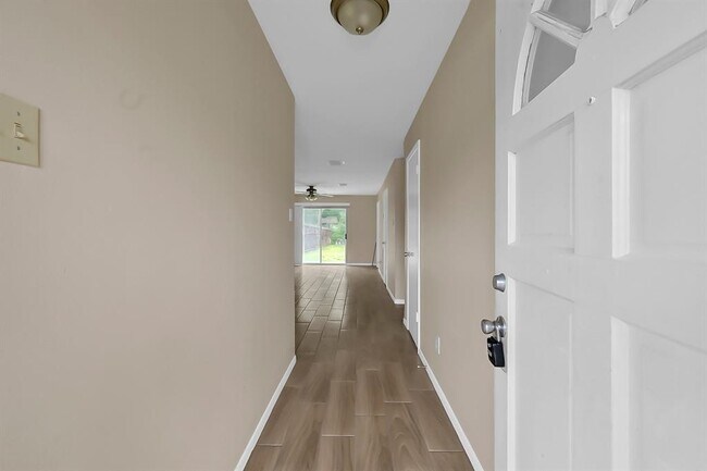 Foto del edificio - 1606 Hazelwood St